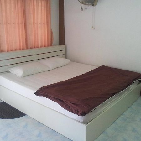 Baan Kanlaya Чонбури Екстериор снимка